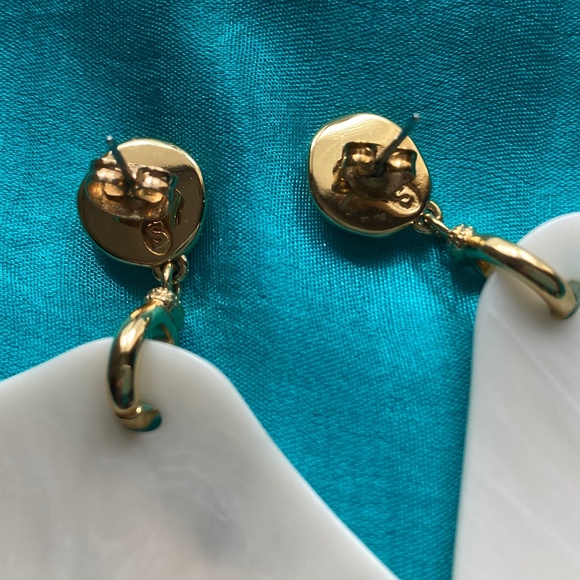 Sezane 'Gloria' Shell Earrings *rare* - Picture 2 of 9